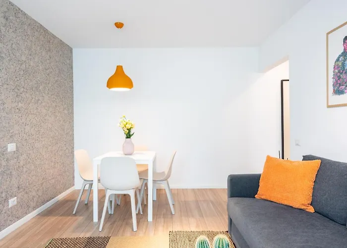 Spacious 2 Bdr Flat In The Old Town