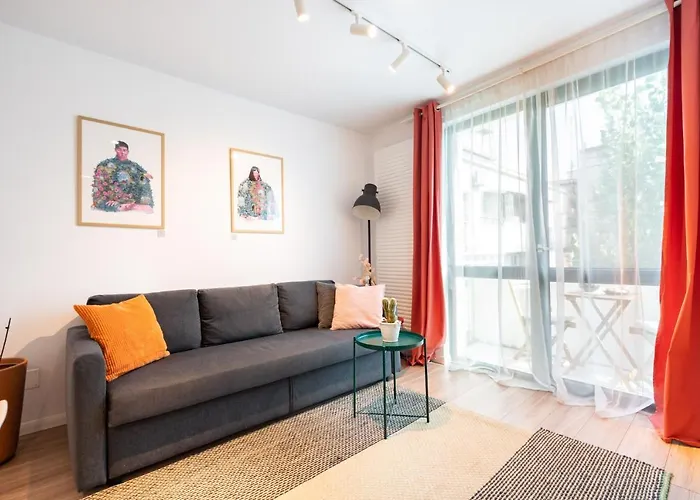 Spacious 2 Bdr Flat In The Old Town