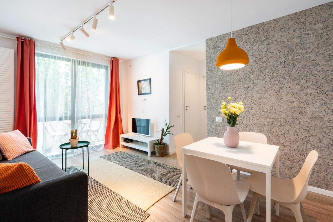 Spacious 2 Bdr Flat In The Old Town Apartment