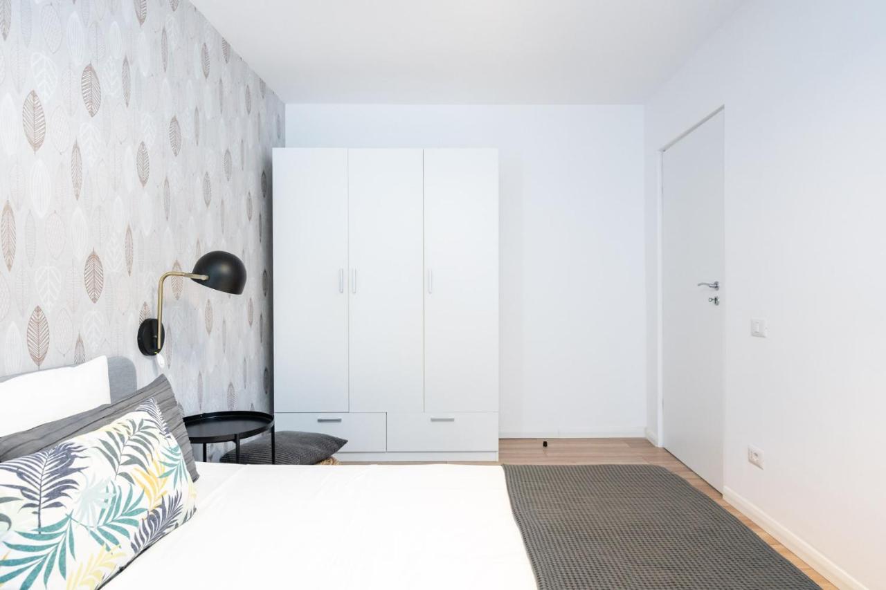 Spacious 2 Bdr Flat In The Old Town Apartment