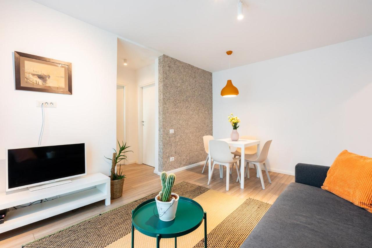 Spacious 2 Bdr Flat In The Old Town Apartment